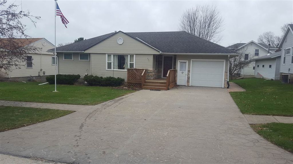 407 W Center St, Monona, IA 52159 Trulia