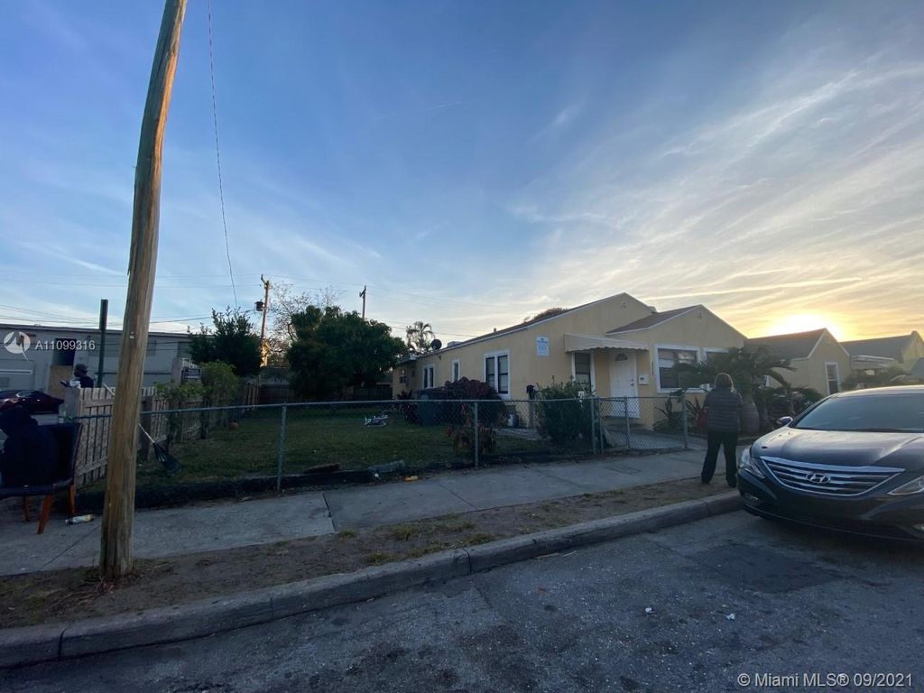 1012 18th St, West Palm Beach, FL 33407