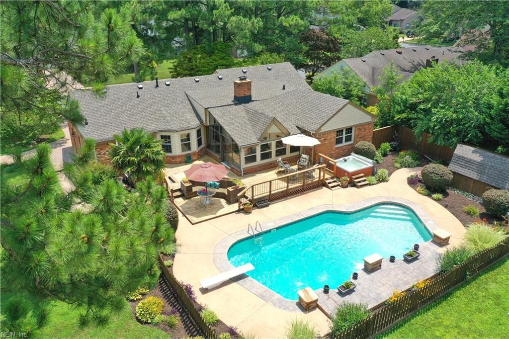 909 Summerwind Rd, Virginia Beach, VA 23454