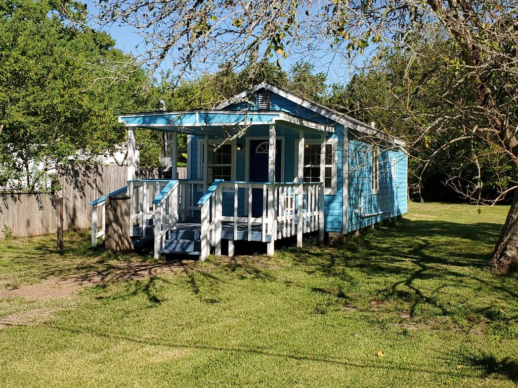 225 3rd St, San Leon, TX 1 Bed, 1 Bath SingleFamily Home 8 Photos Trulia