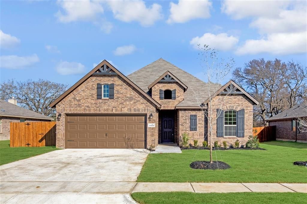 1432 Glade Meadows Dr, Joshua, TX 3 Bed, 2 Bath SingleFamily Home