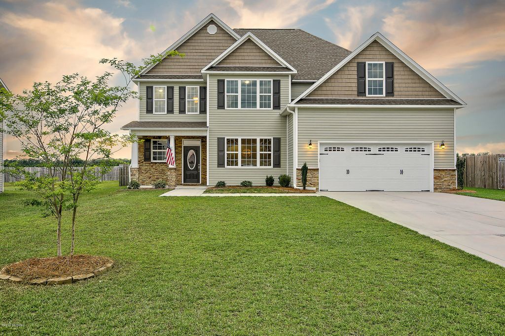 124 Saw Grass Dr, Maple Hill, NC 5 Bed, 5 Bath SingleFamily Home