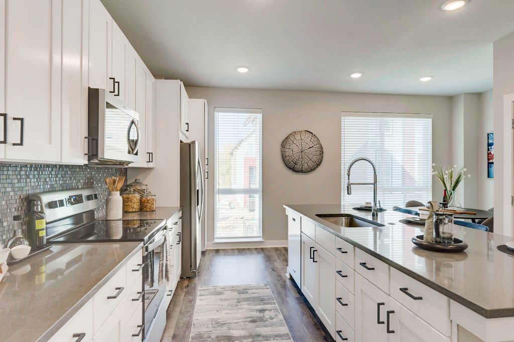 3899 S Dallas St, Aurora, CO 80014