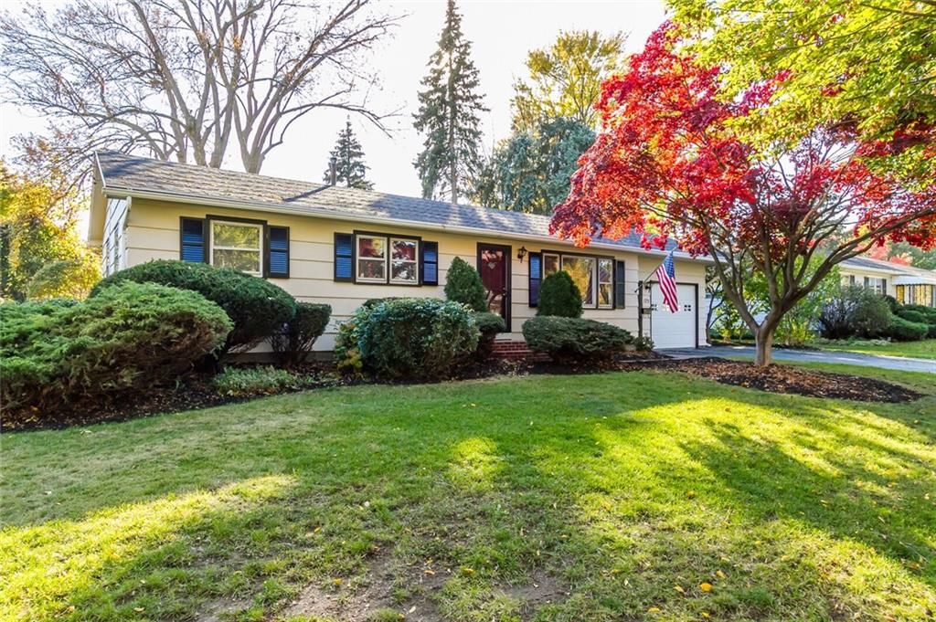 175 Fleetwood Dr, Rochester, NY 14609