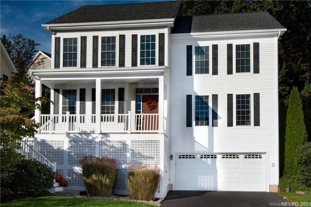 7 Washington Cir #7, Southbury, CT 06488