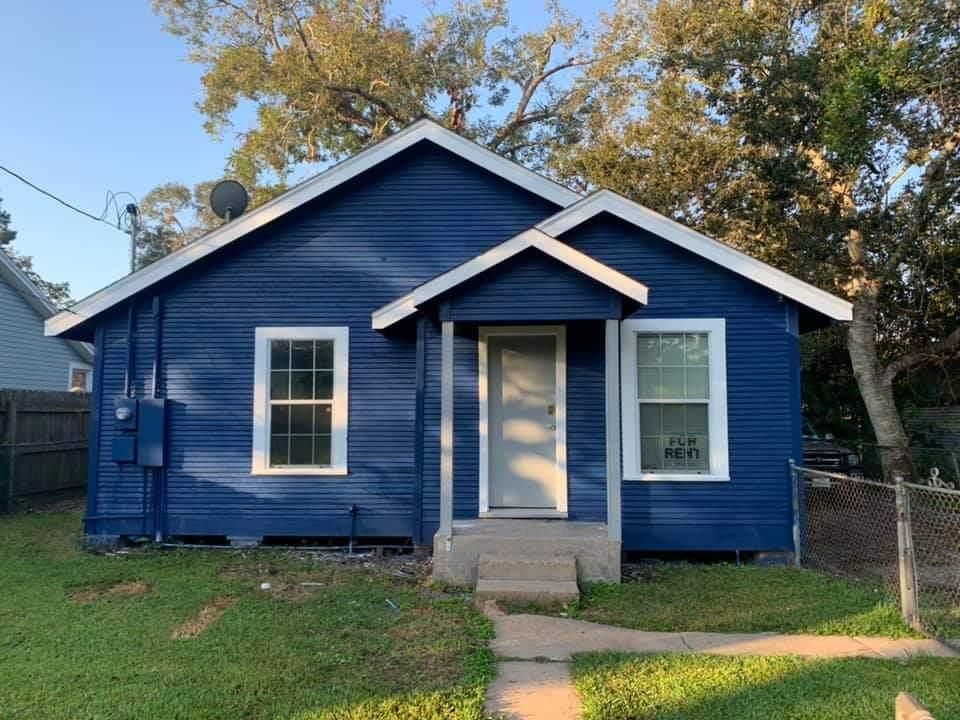 503 N Orange St, Sweeny, TX 77480