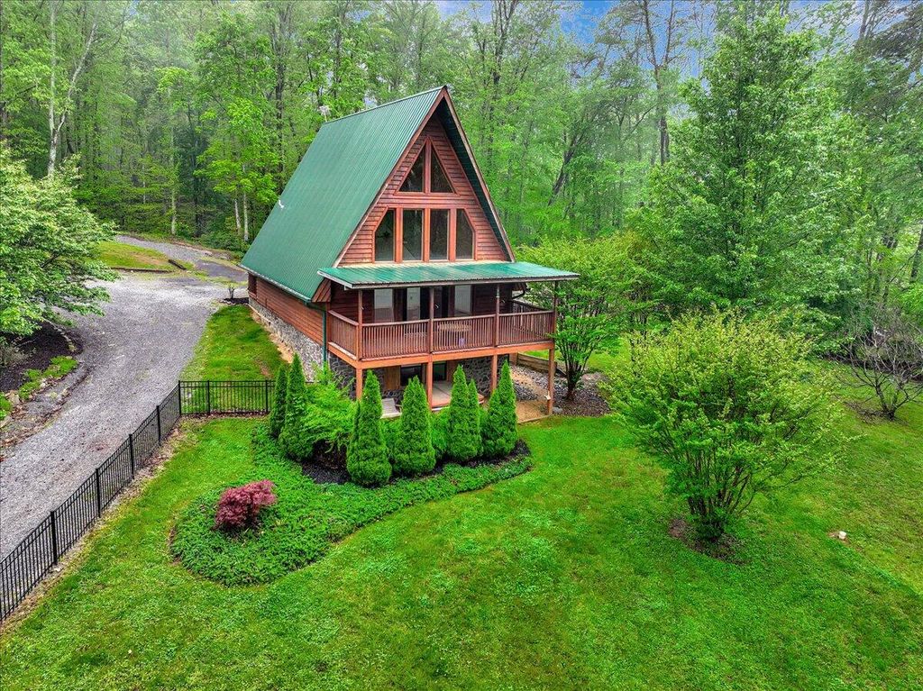 1959 Sussex Rd, Dayton, TN 37321