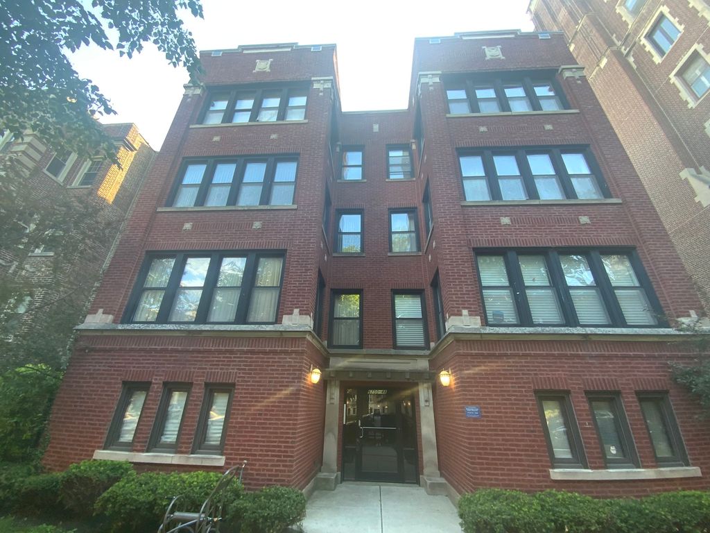 6750 S  Oglesby Ave #3, Chicago, IL 60649