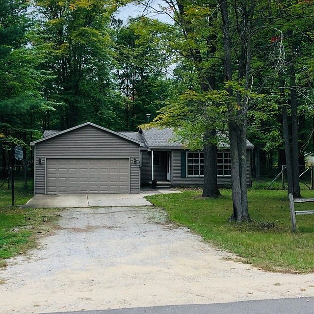 1014 Robinhood Ln, Grayling, MI 49738 Trulia