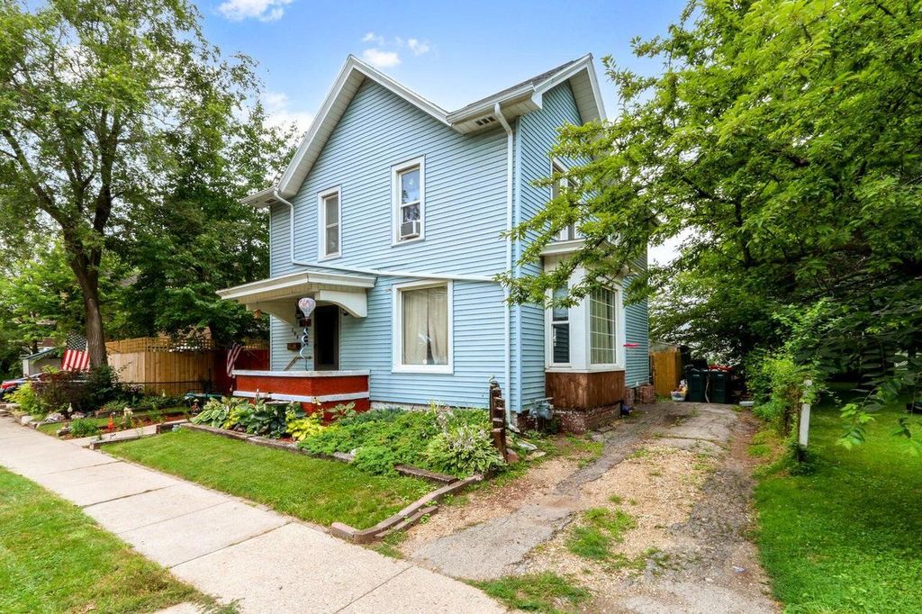 104 North Lincoln STREET, Elkhorn, WI 53121