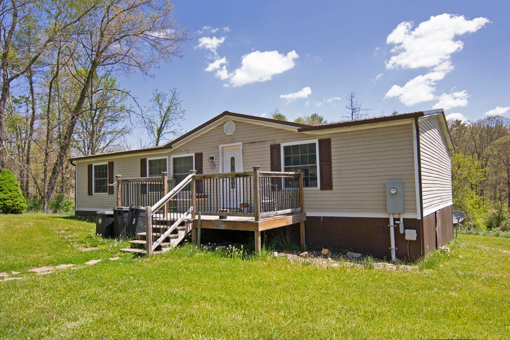 109-nature-ln-lewisburg-wv-24901-mls-24-649-trulia