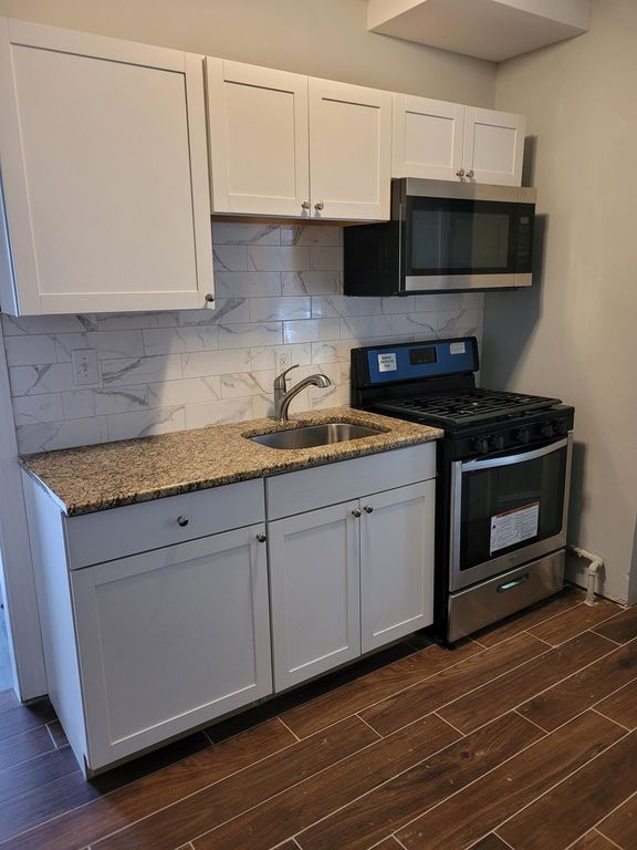 824 W 9th St #2, Wilmington, DE 19801