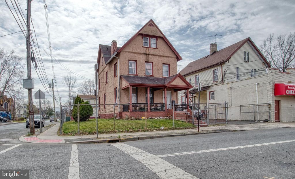 424 Madison Ave, Plainfield, NJ 07060 See Est. Value, Schools & More