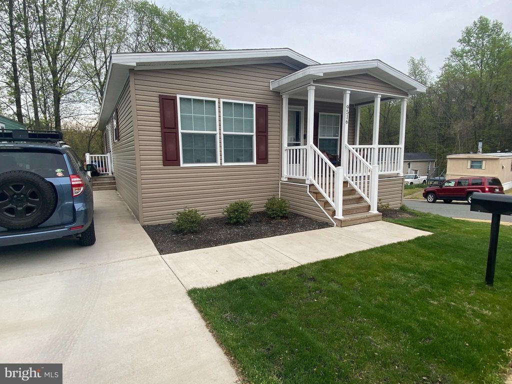 9516 Eugenia Park St, Capitol Heights, MD 20743