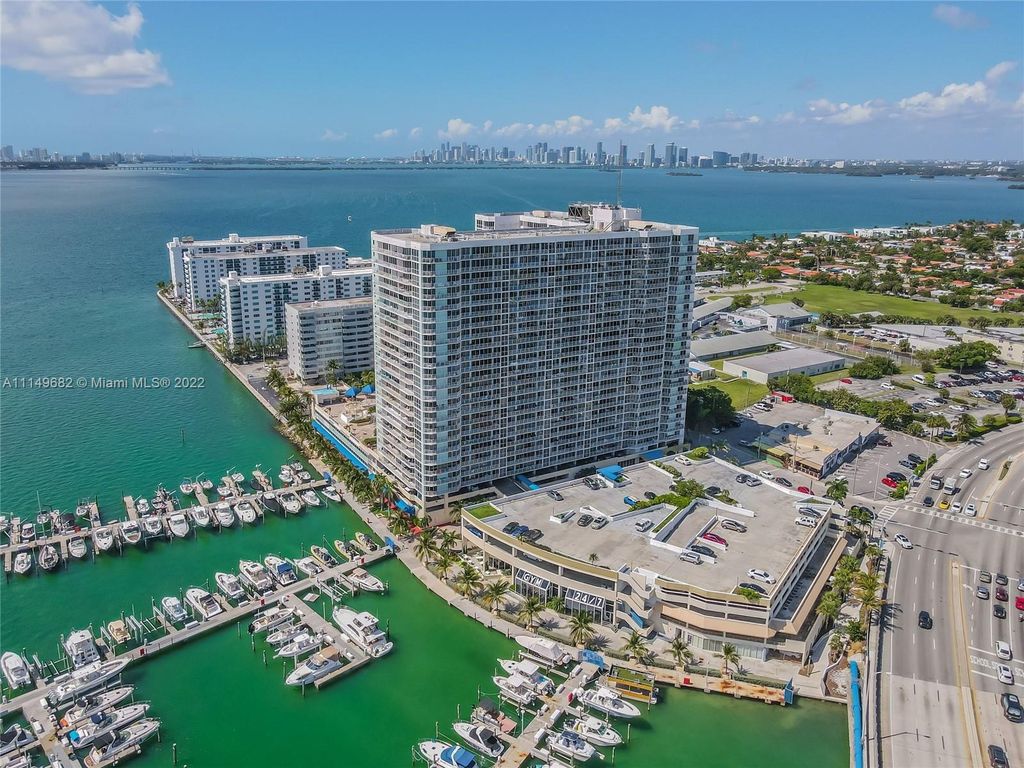 7601 E Treasure Dr #2124, North Bay Village, FL 33141
