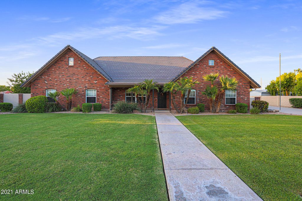2754 E El Moro Ave, Mesa, AZ 85204