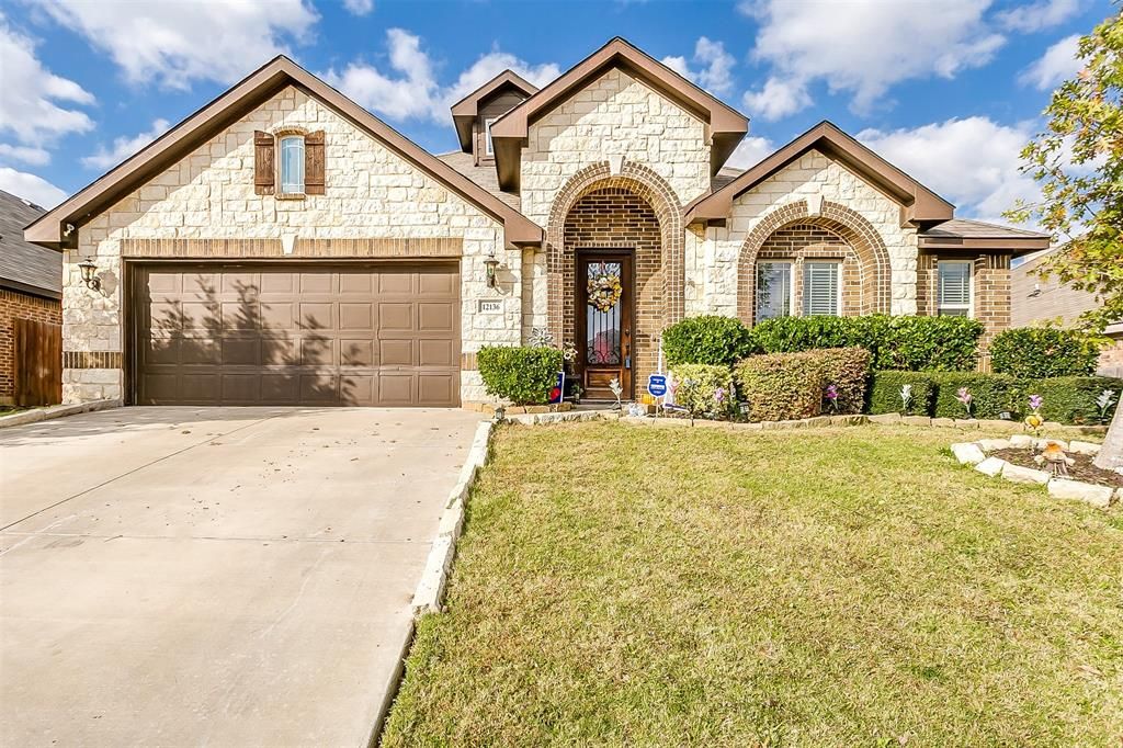12136 Worthwood St, Crowley, TX 4 Bed, 3 Bath SingleFamily Home 36 Photos Trulia