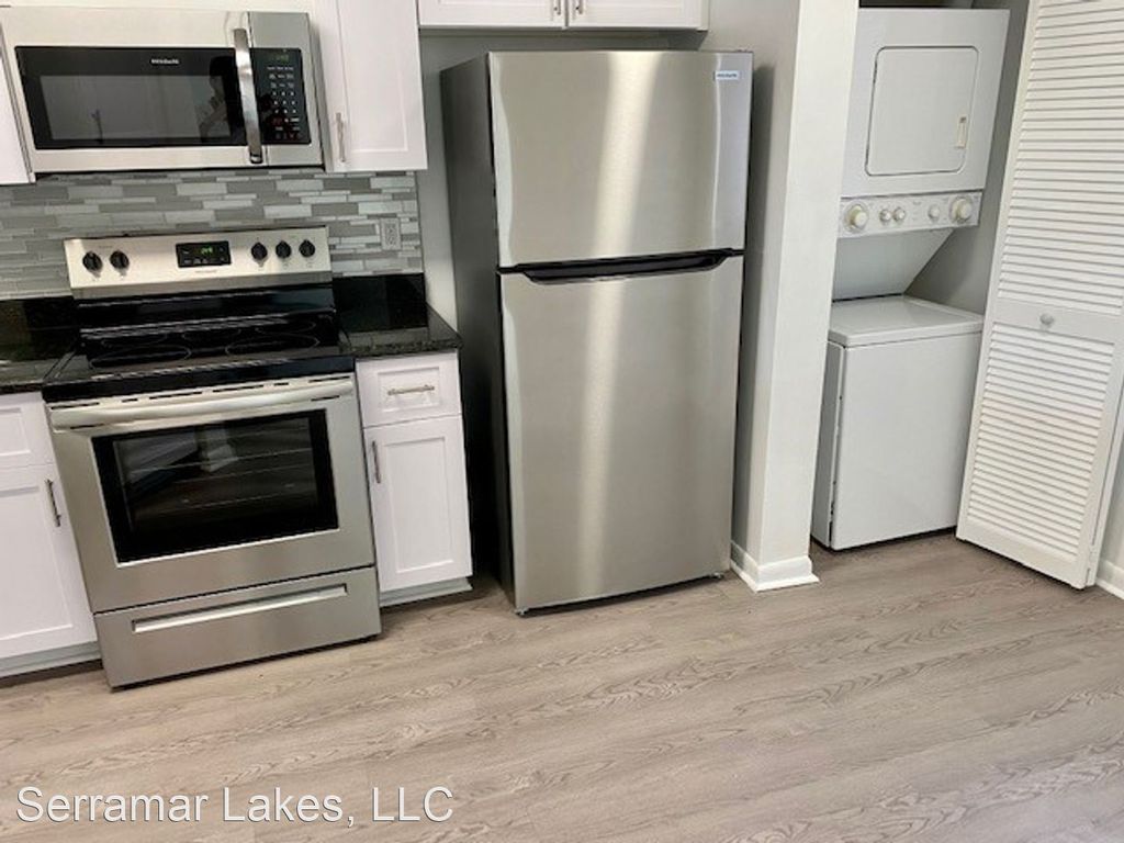 6850 Landings Dr #207, Fort Lauderdale, FL 33319
