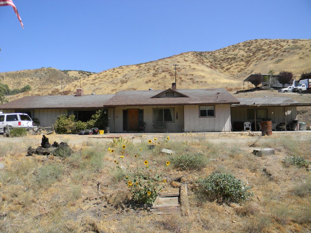 8756 Cache St, Leona Valley, CA 5 Bed, 2 Bath SingleFamily Home 72