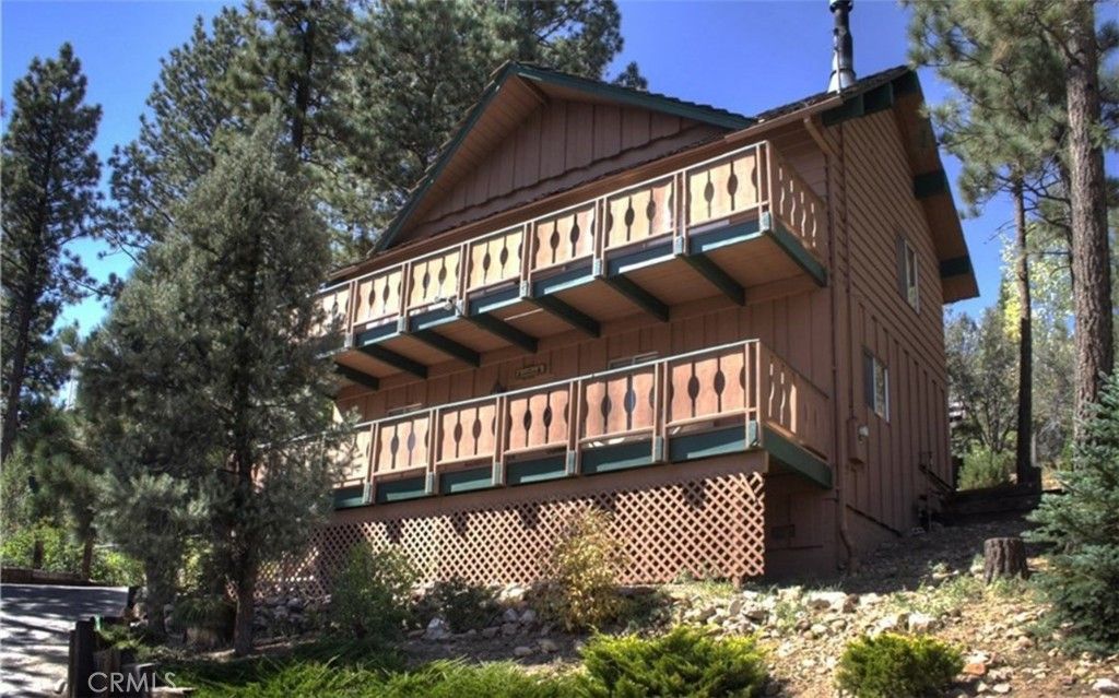 1005 Whispering Forest Dr, Big Bear City, CA 92314