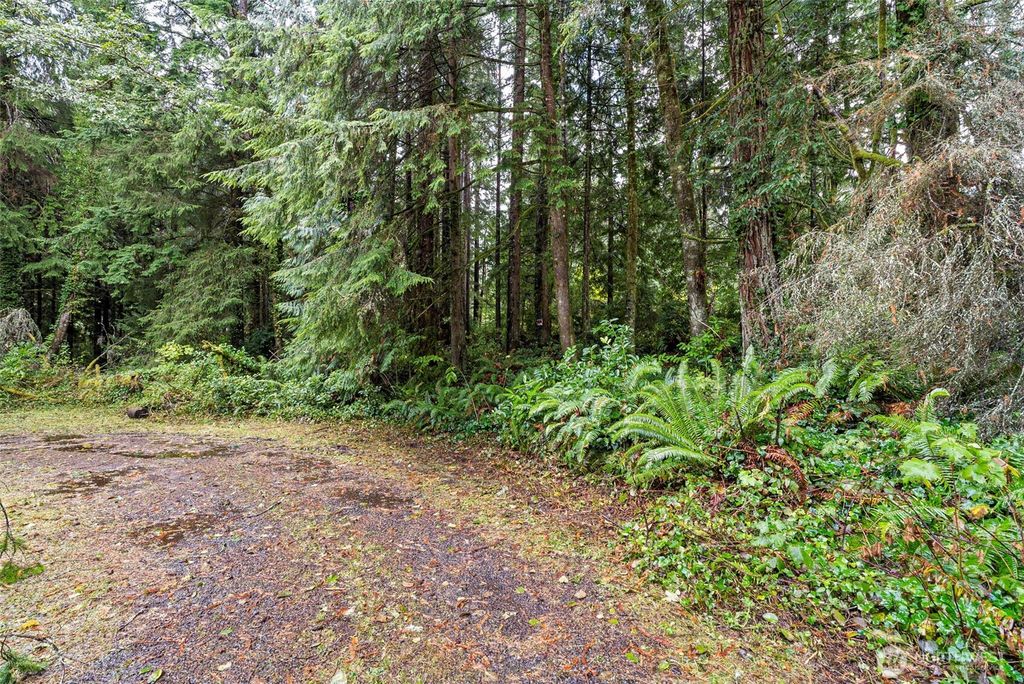 view 36th full size image of this home