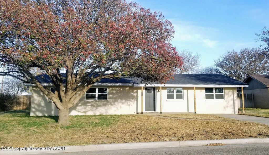 611 S Fulton St, Stratford, TX 79084