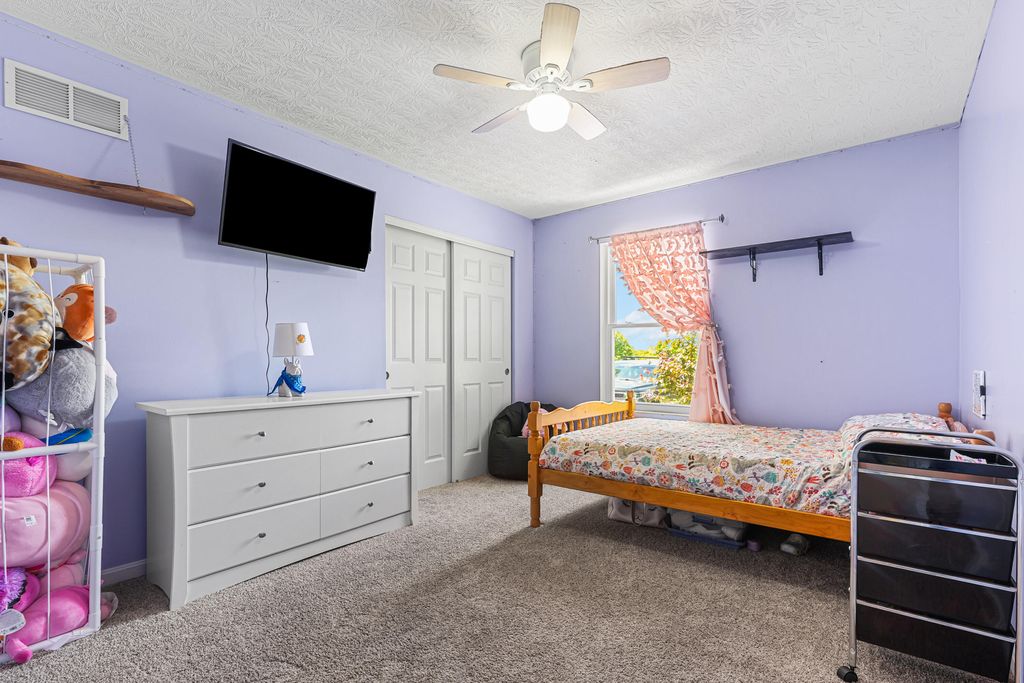 Photo 14 of 15057 Goshorn Rd