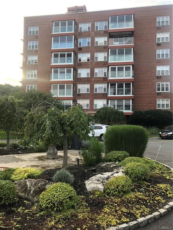 1 Salisbury Pt #1C, Nyack, NY 10960