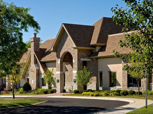 1300 S Finley Rd, Lombard, IL 60148