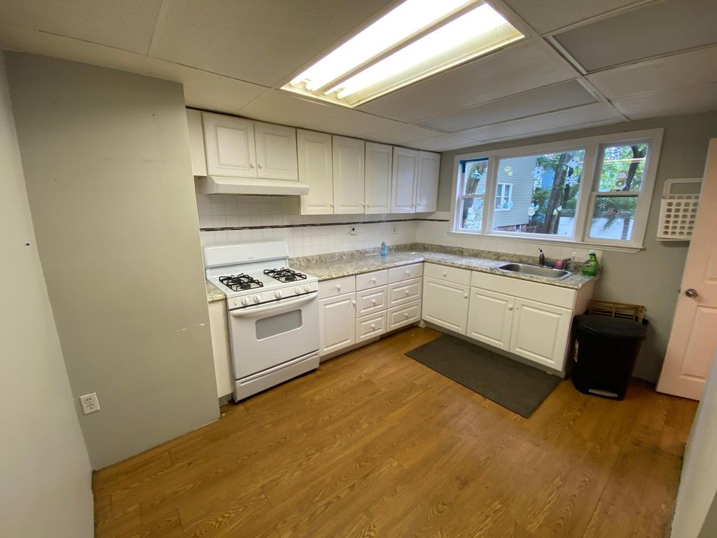 78 Beacon St, Somerville, MA 02143