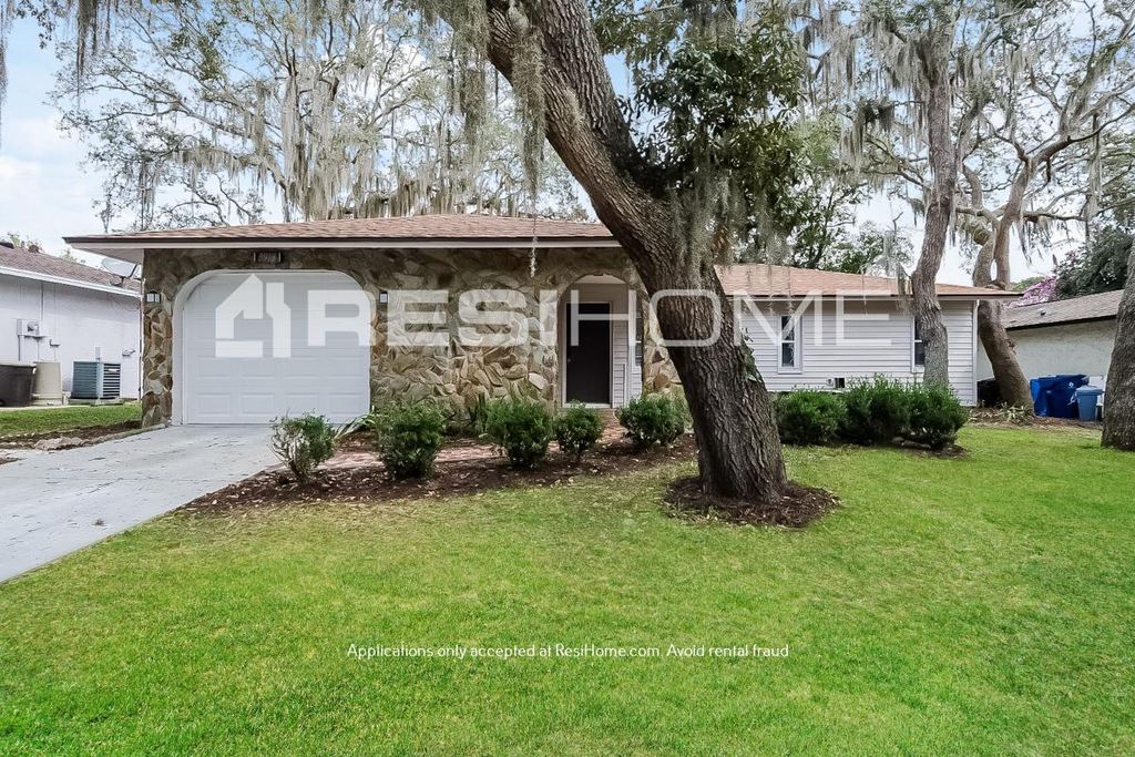 8918 Elm Leaf Ct, Pt Richey, FL 34668