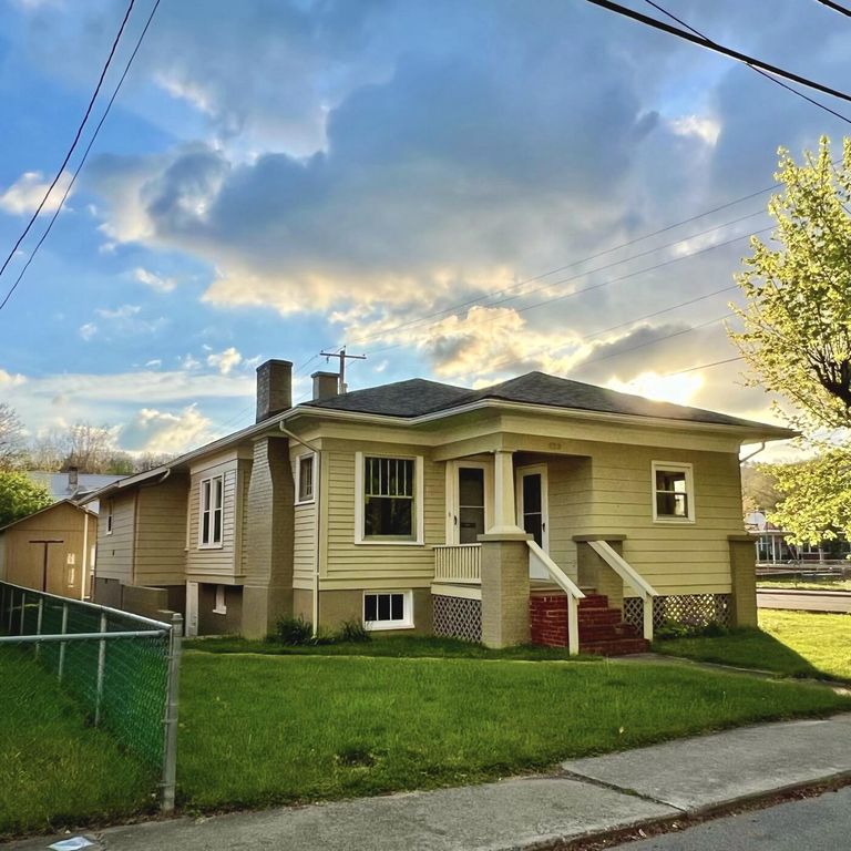 229 Mountain Ave, White Sulphur Springs, WV 24986 MLS 24497 Trulia