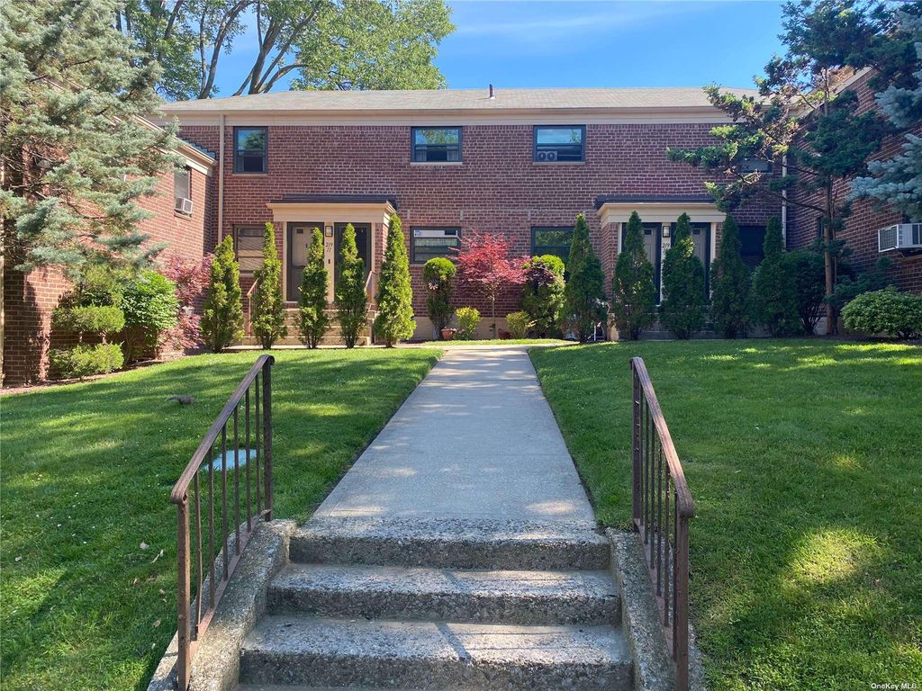 21911 75th Ave #2, Oakland Gardens, NY 11364