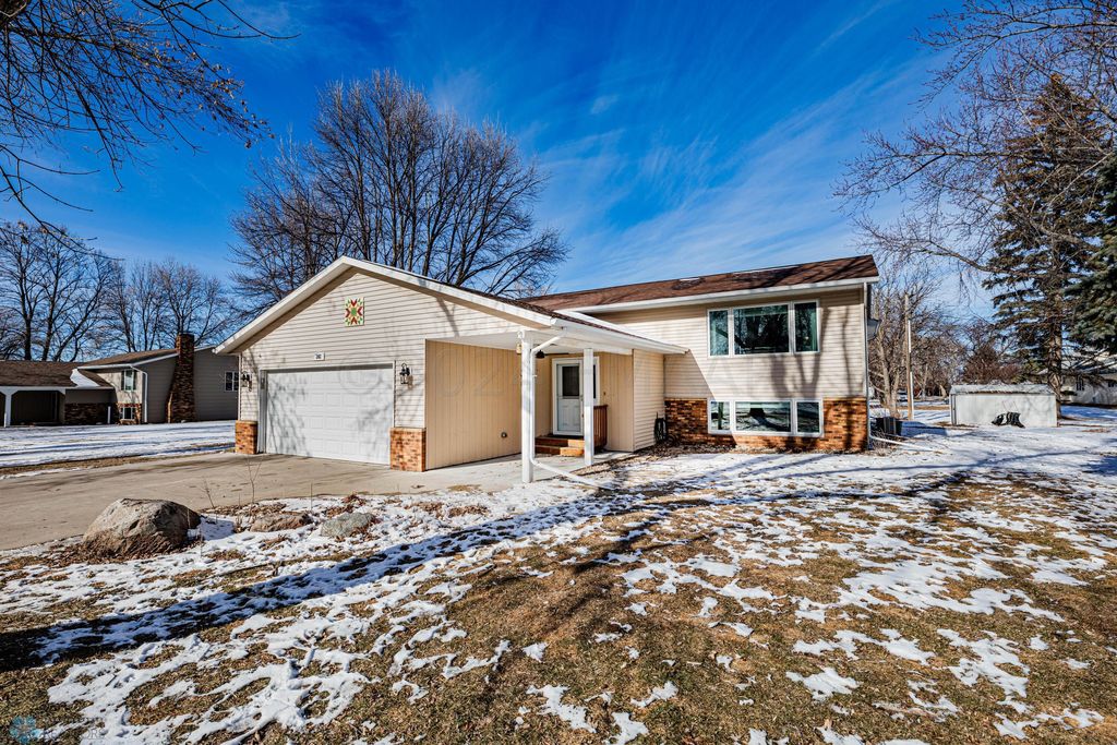 202 Memorial Dr, Twin Valley, MN 56584