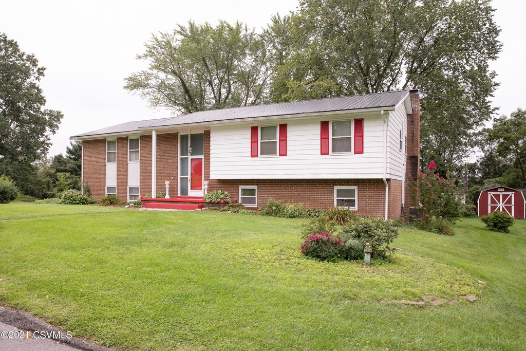 33 Wilson Cir, Milton, PA 17847