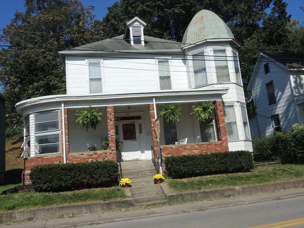 261 N River Ave, Weston, WV 4 Bed, 2 Bath SingleFamily Home 47