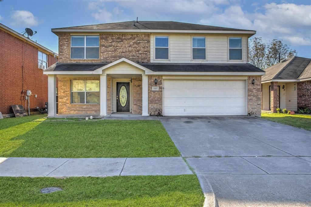 1005 Vicksburg Dr, Ennis, TX 75119