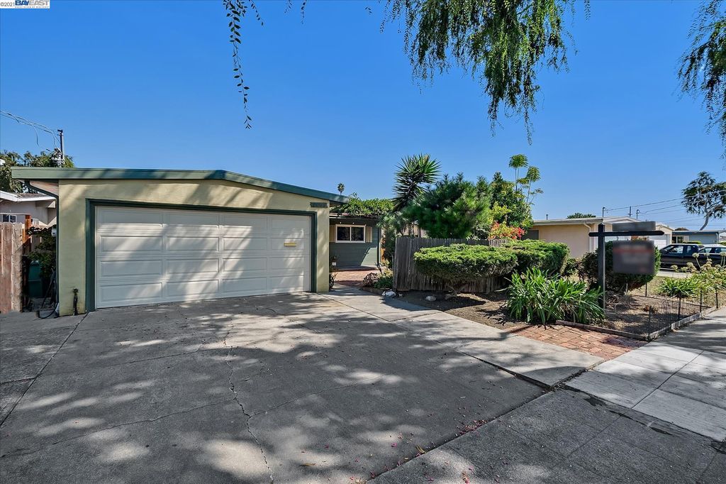 28368 Rochelle Ave, Hayward, CA 94544