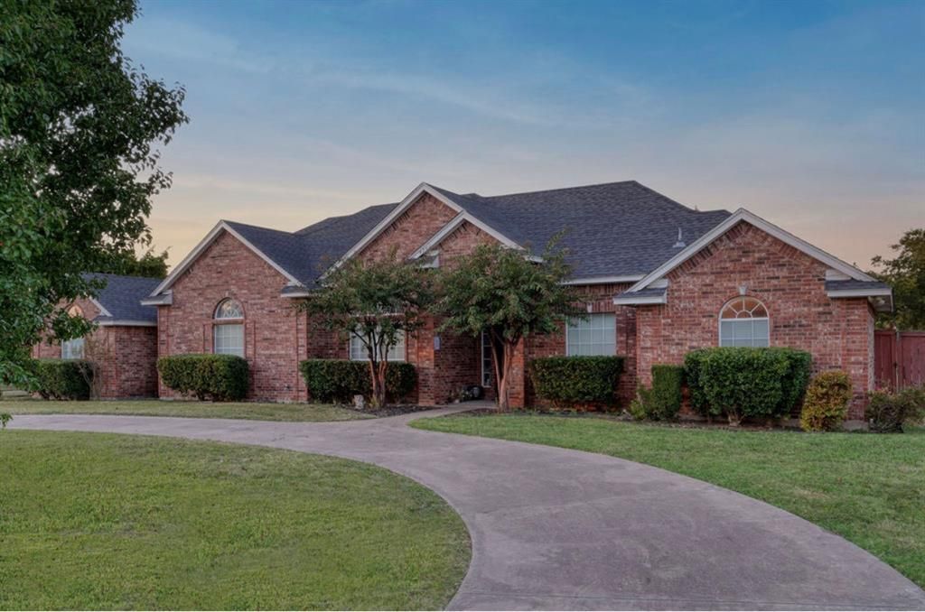 424 Country Ridge Ln, Red Oak, TX 75154