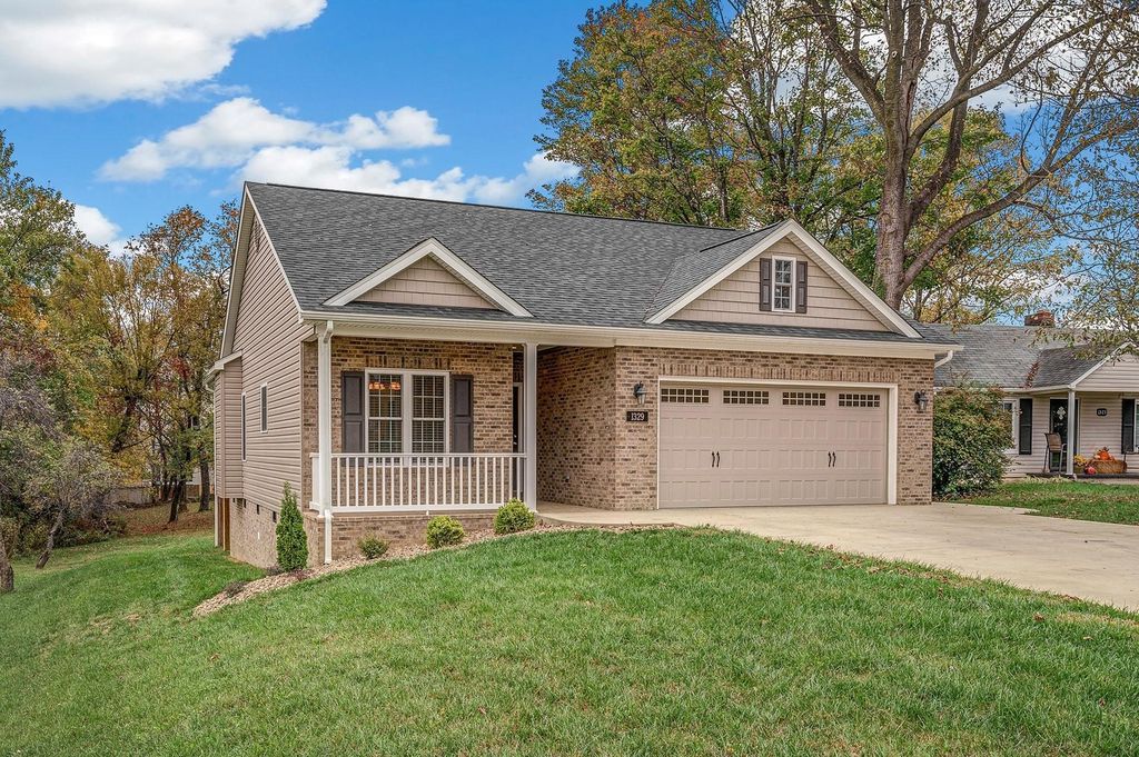 1329 Penley Blvd, Salem, VA 3 Bed, 2 Bath SingleFamily Home 29