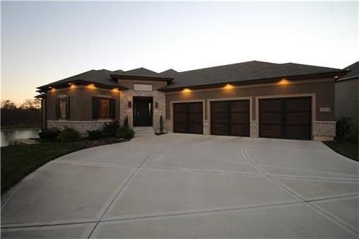 1214 Hillmann Ln, Warrensburg, MO 64093