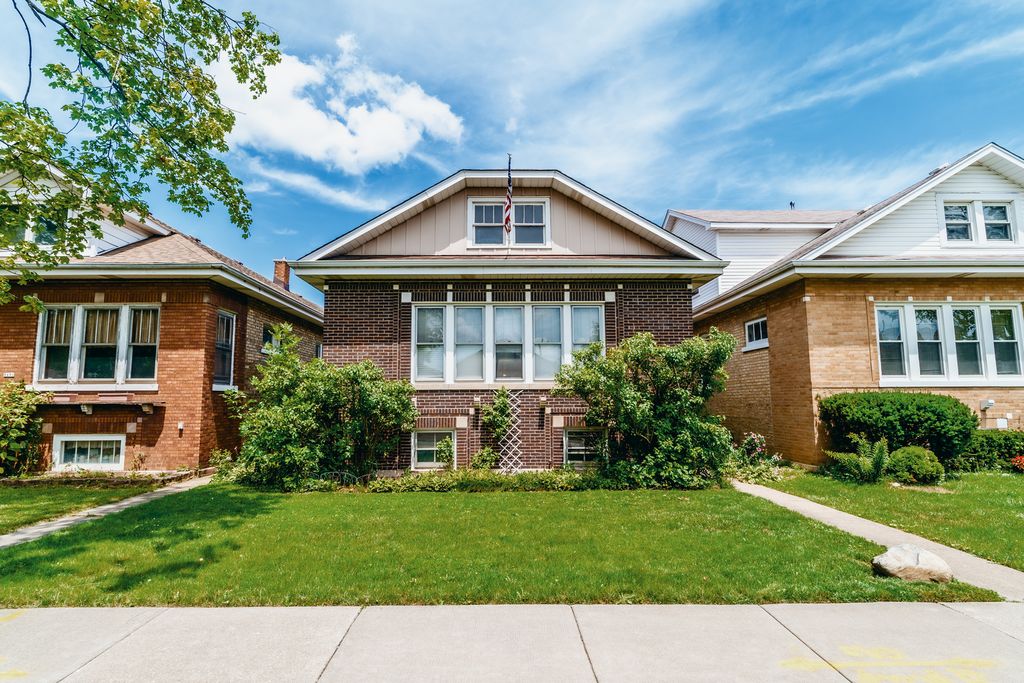 6150 W Warwick Ave, Chicago, IL 60634