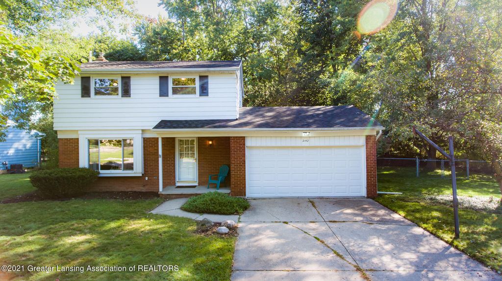 2142 Winchester Dr, East Lansing, MI 48823