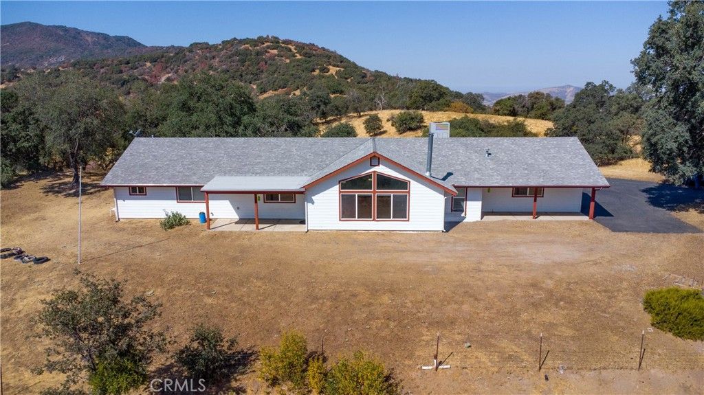 48773 Dry Creek Dr, Badger, CA 93603