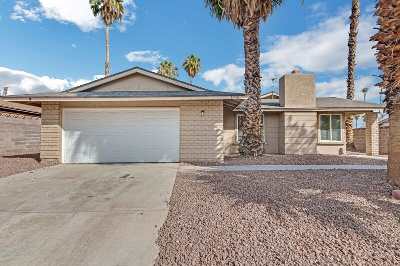 4358 Lariat Dr, Las Vegas, NV 89121