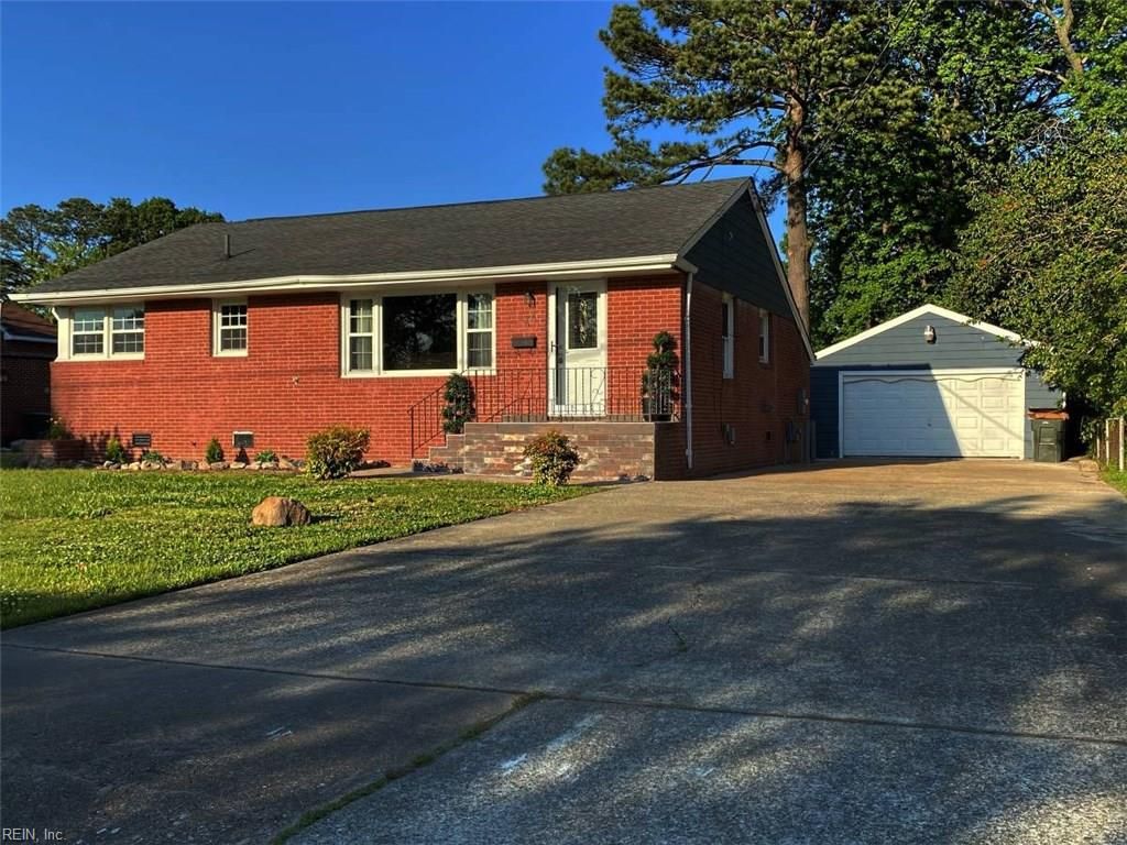 44 Glenhaven Dr, Hampton, VA 23664