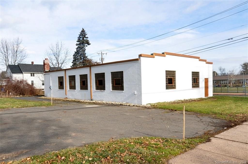 200 Bloomfield Ave, Windsor, CT 06095 See Est. Value, Schools & More