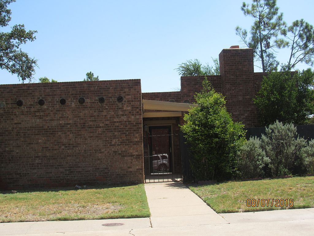 2616 Spartan Dr, Midland, TX 79705