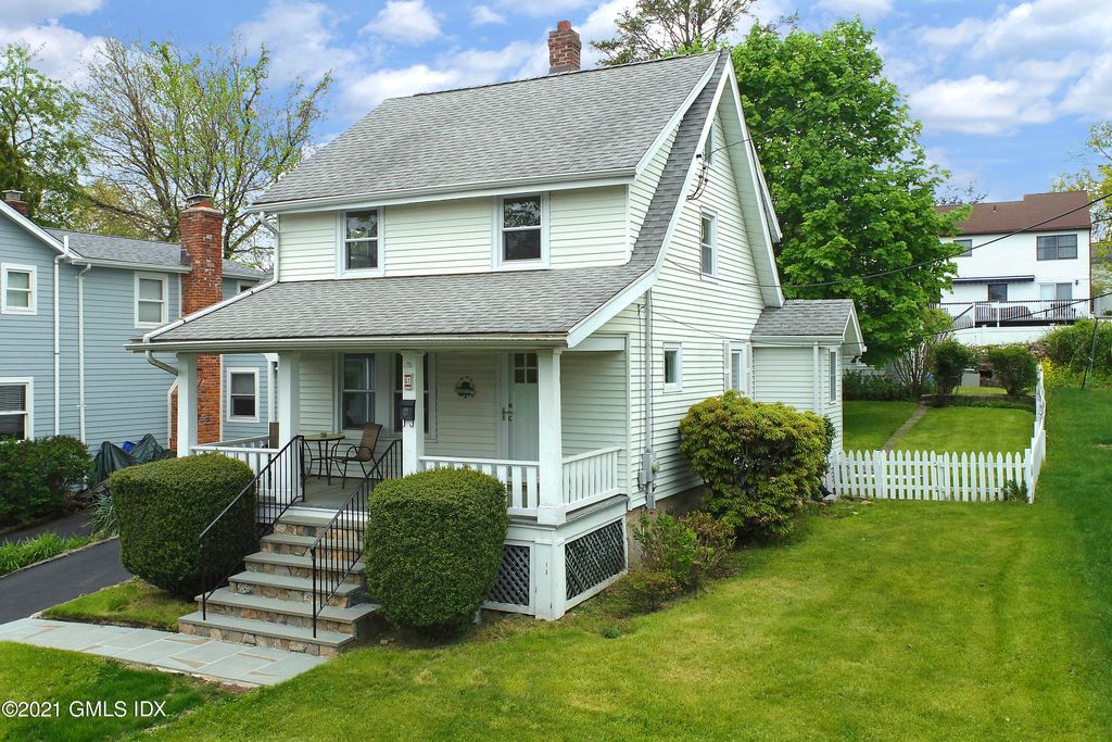 61 Saint Charles Ave, Stamford, CT 06907