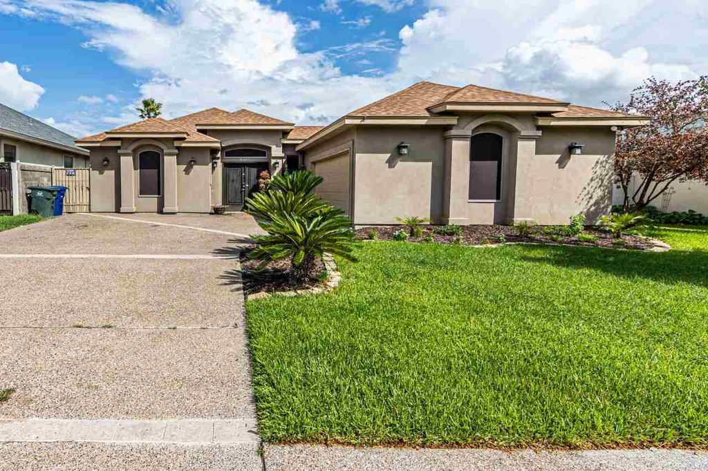 5113 Coos Bay Rd, Laredo, TX 78041